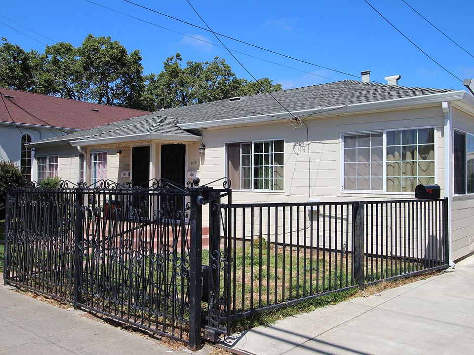 1st image of 978 Blossom Way