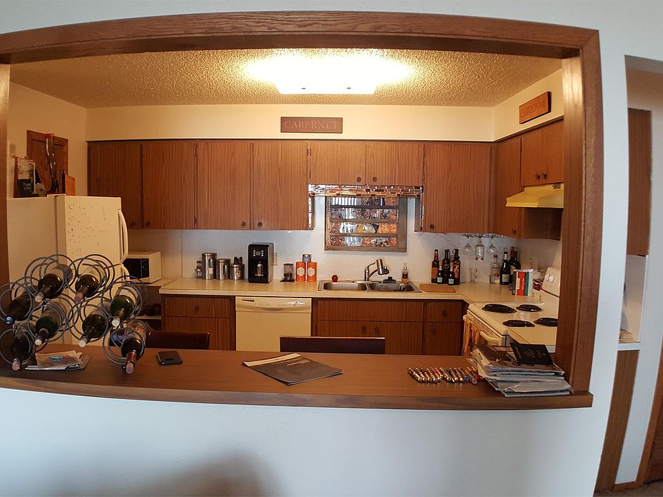 Roomy kitchen