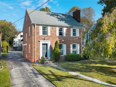 18927 Chagrin Blvd, Shaker Heights, OH, 44122