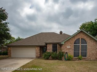 7746 Clearbrook Ct, Watauga, TX 76148