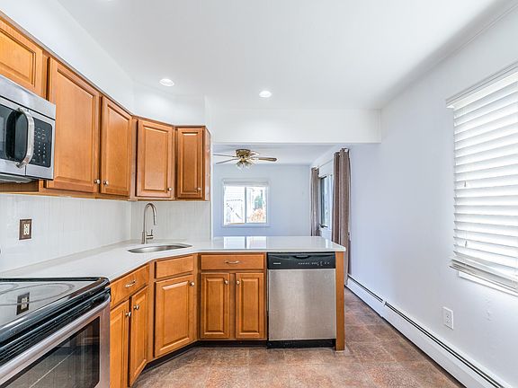 4th image of 91 Blue Spruce Rd