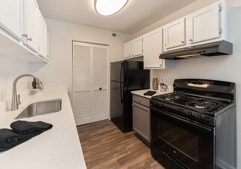 The View Apartments St Charles — Photo 14