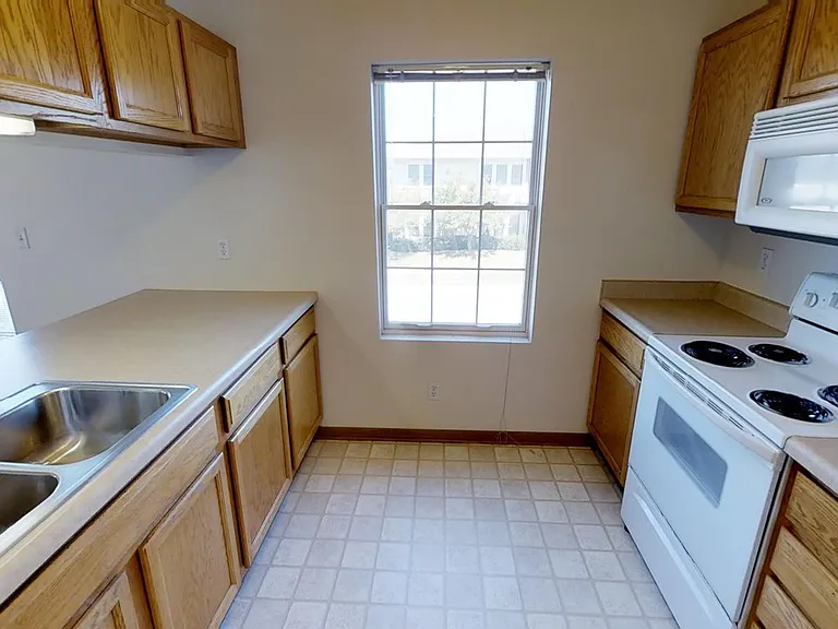 2430 Aspen Rd — Photo 3