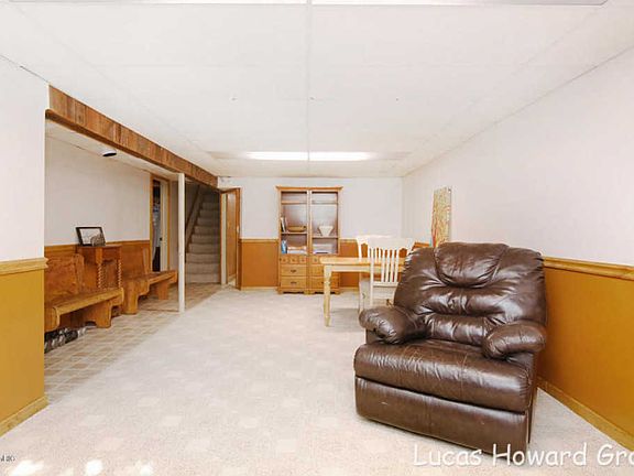 5th image of 340 Donna Dr SE
