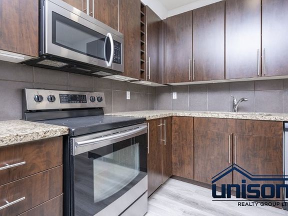 2nd image of 2101 17th St SW #4