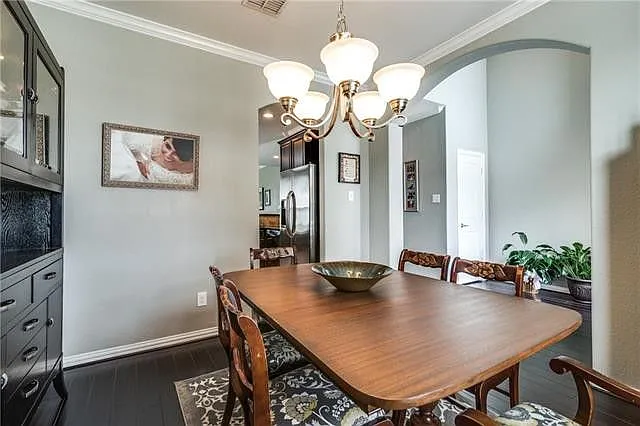 4 bed, 2.5 bath, 2434 sqft, $3,000 — Photo 4