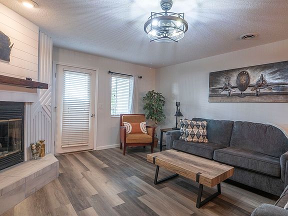 5th image of 530 E Hiawatha Dr #106