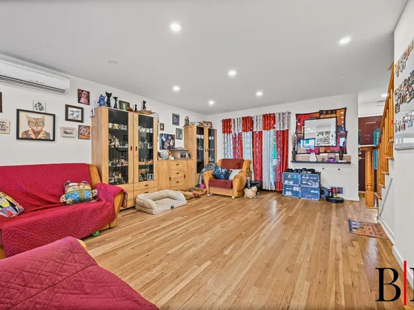 2063 East 71st Street image 12 of 24