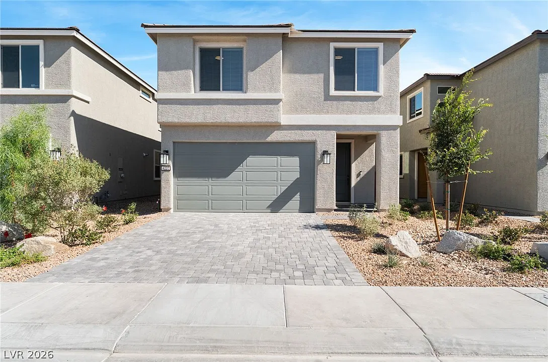4 bed, 2.5 bath, 2325 sqft, $2,750 — Photo 1