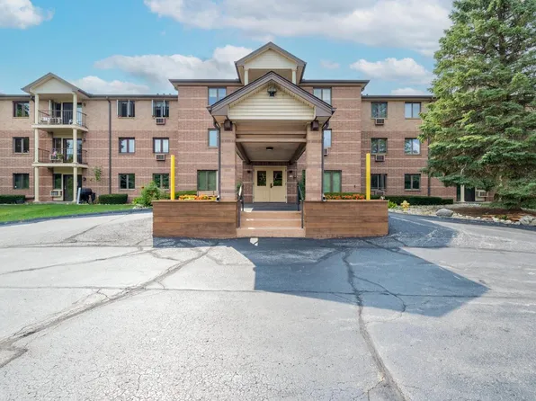 530 North Silverbrook DRIVE #324, West Bend, WI 53090