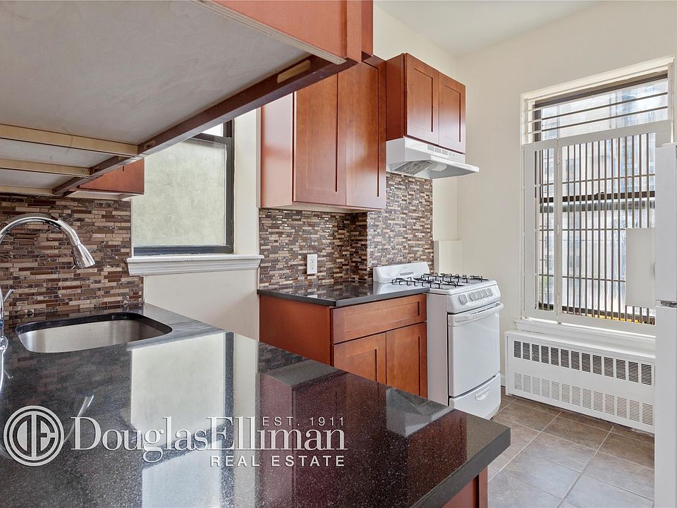 1st image of 10 W 119th St APT 18