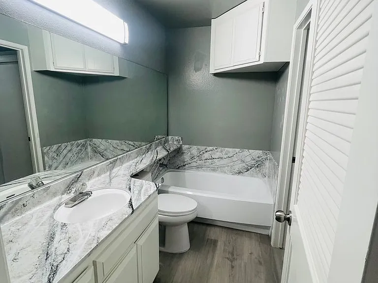 1085 Piedmont Dr — Photo 15
