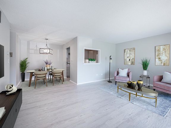 3rd image of 924 S Lake Ct #4-111