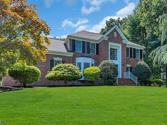 2nd image of 4 Mcmanus Dr