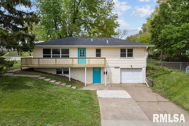 1002 Hillside Dr photo 1