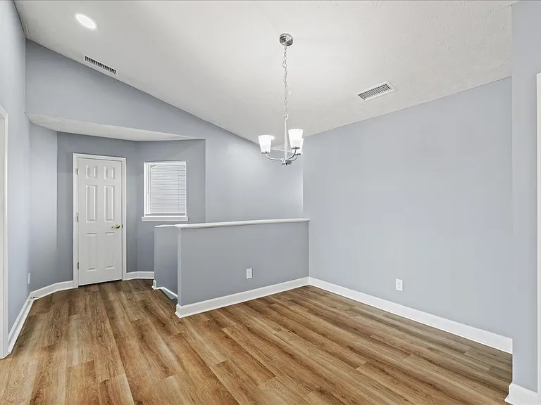 Cross Lake Apartments — Photo 124