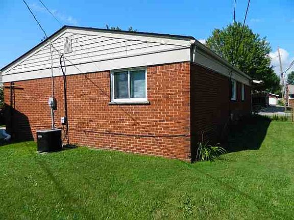 4th image of 32010 Thorncrest St