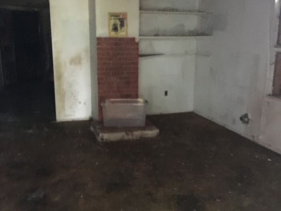 3rd image of 1109 Douglas St