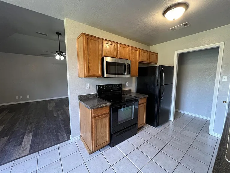 3607 Crescent Dr — Photo 14
