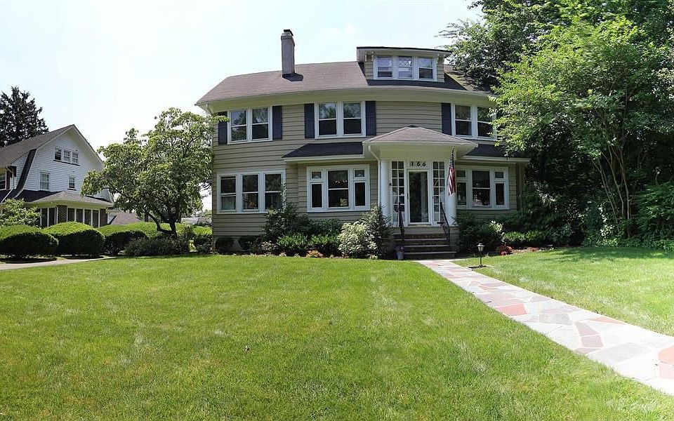 2nd image of 166 Linden Ave