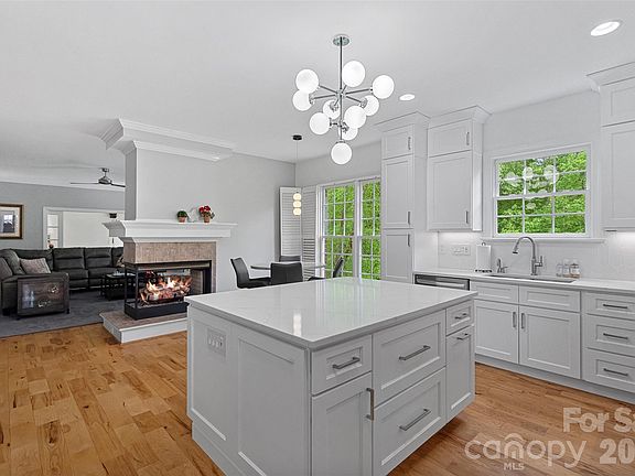 4th image of 10209 Tallent Ln