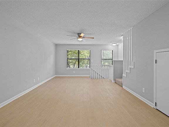 4th image of 1377 E Sequoyah Ct