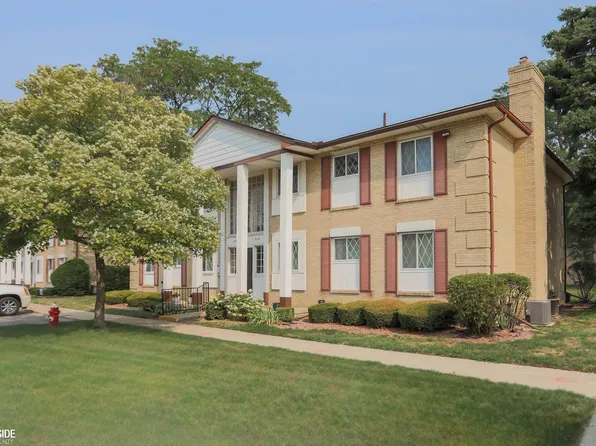 29225 Hayes Rd #60, Warren, MI 48088