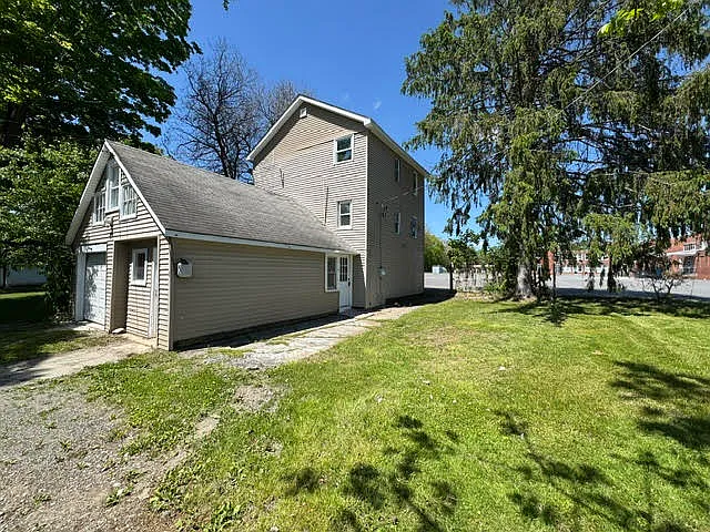12 Edmunds Ln — Photo 3