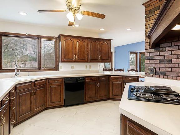 5th image of 1116 Saint Andrews Way