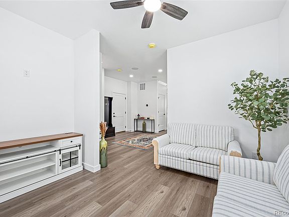4th image of 360 W Stanford Avenue