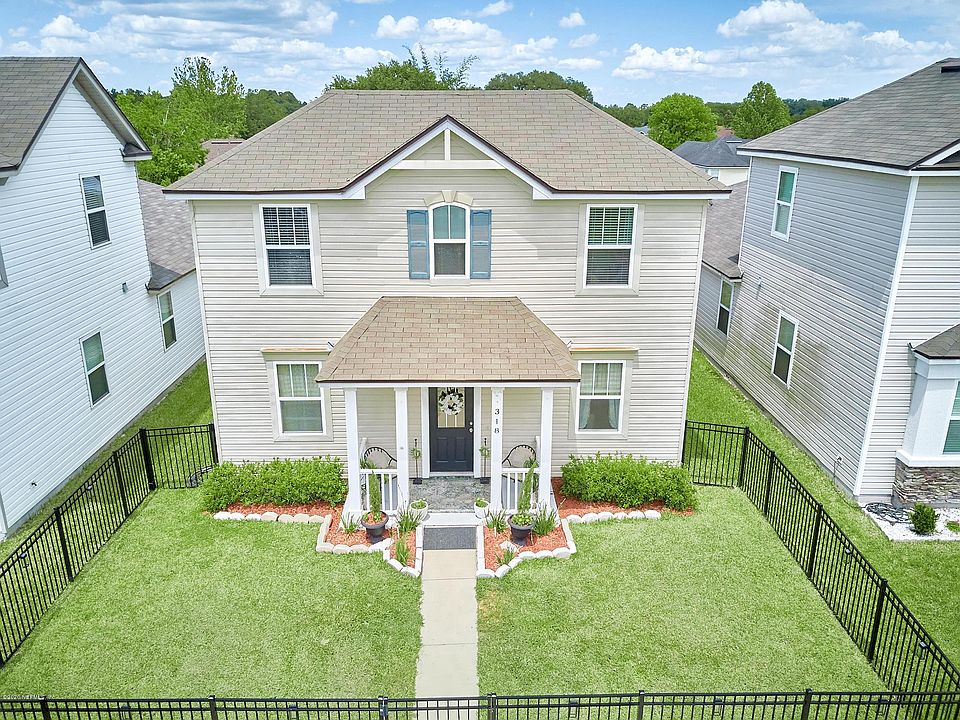 1st image of 318 Vineyard Ln