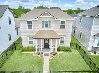 318 Vineyard Ln, Orange Park, FL 32073