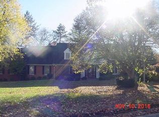 253 Southmoreland Pl, Decatur, IL 62521