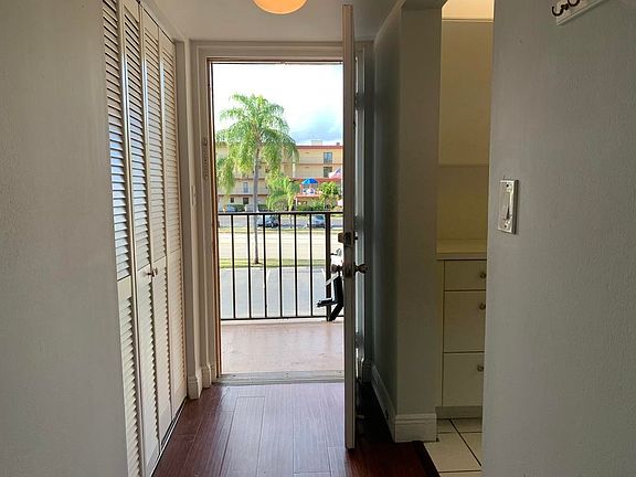 3rd image of 9370 SW 8th St APT 202