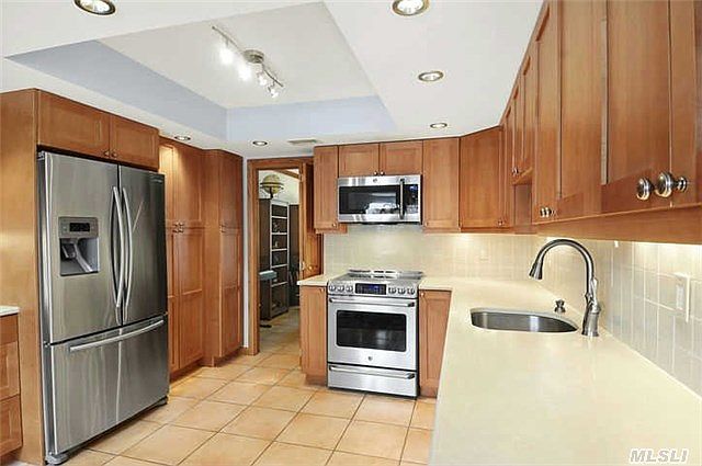 1st image of 37 Kensington Cir