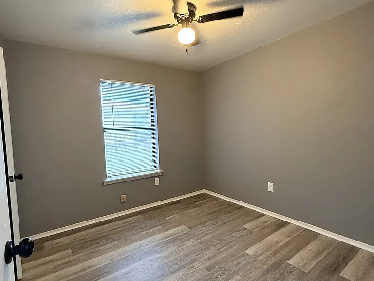 105 S Oklahoma St — Photo 12