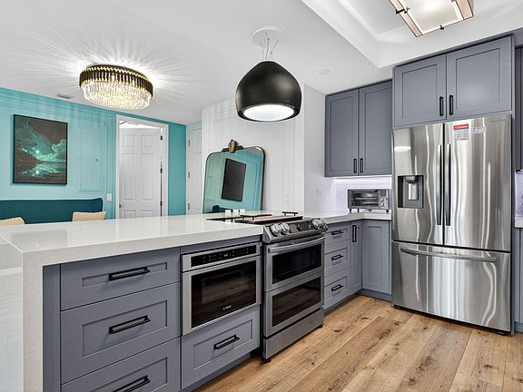 4th image of 2609 NE 14th Avenue #105