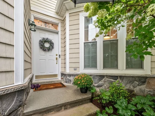 4 Kingsley Evans Cir, Oakland Boro, NJ 07436