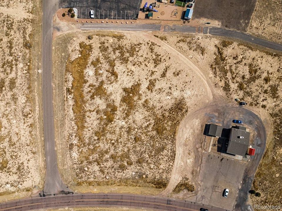 1st image of 20 W Hahns Peak Avenue
