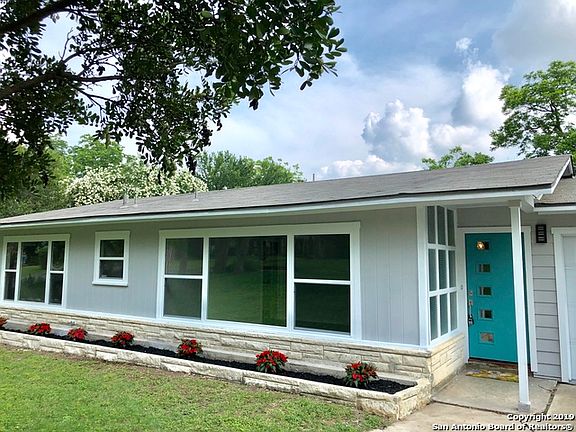 3rd image of 1044 Ivy Ln