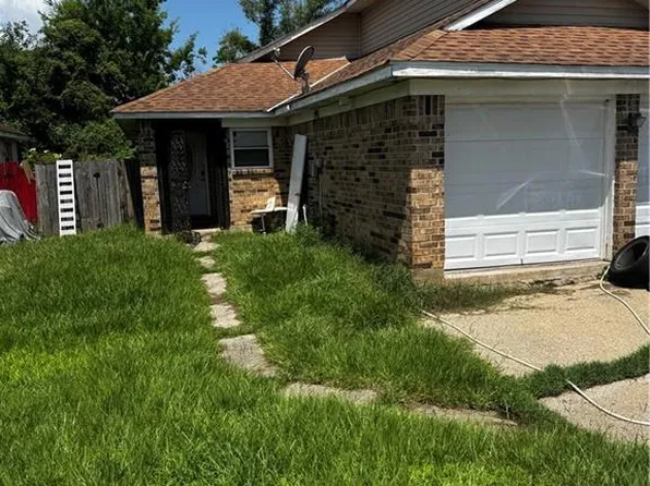 13641 N Cavelier Dr, New Orleans, LA 70129