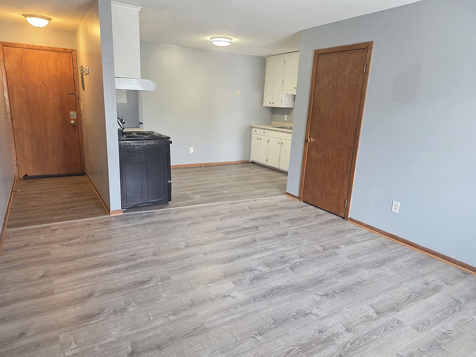 1st image of 421 1st Ave E #215