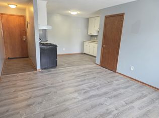 421 1st Ave E #215, Shakopee, MN 55379