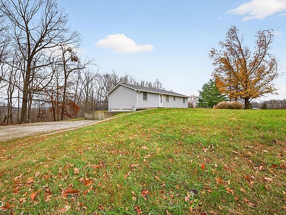 5th image of 4496 Blue Springs Dr