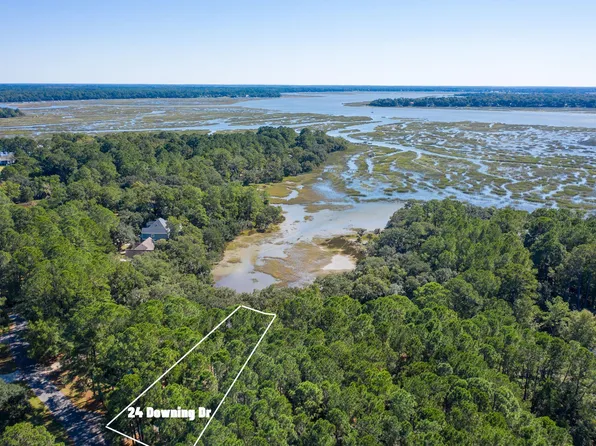 24 Downing Dr, Beaufort, SC 29907