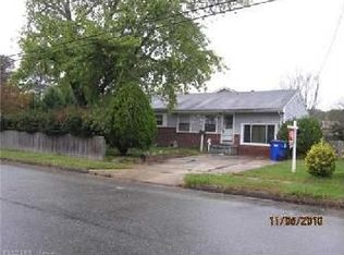 1830 Meadow Lake Dr, Norfolk, VA 23518