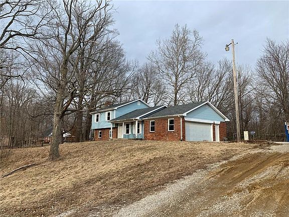 2nd image of 606 W Us Highway 36