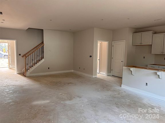 5th image of 4053 Port Richmond Ave #12