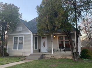 207 W Neely Ave, Comanche, TX 76442