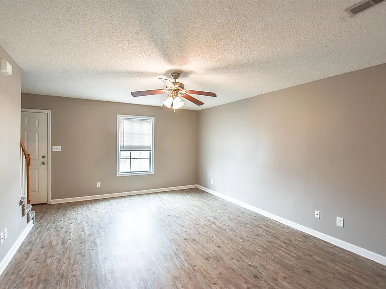 513 Patriot Park Ct #A — Photo 5